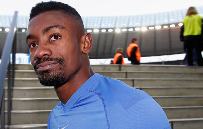 Kalou casse le mur de Berlin