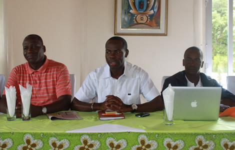 Le candidat Coulibaly Mahama échange avec les clubs