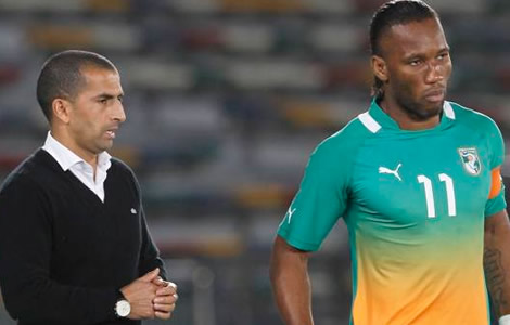 Drogba blessé, Lamouchi tremble